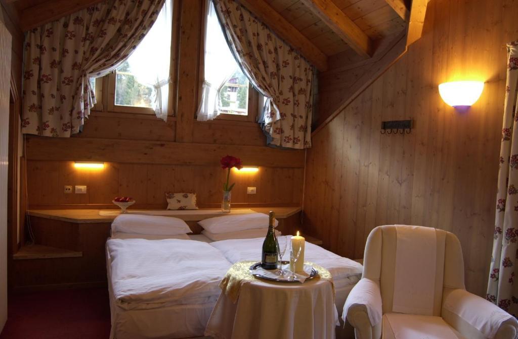 Hotel Baita Fiorita 산타카테리나발루프바 객실 사진